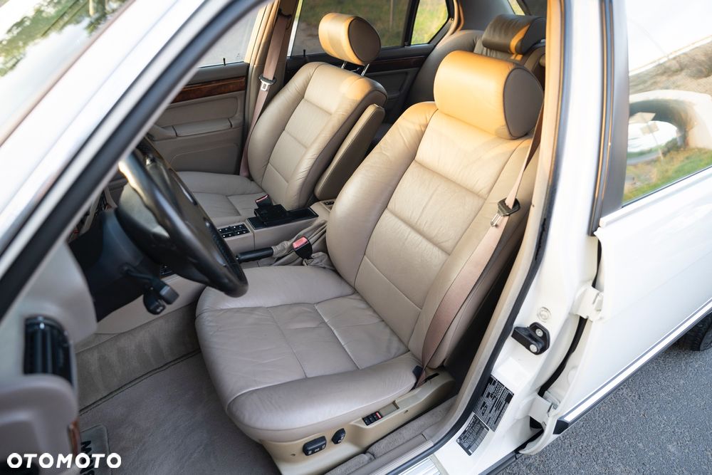BMW Seria 7 750iL - 32