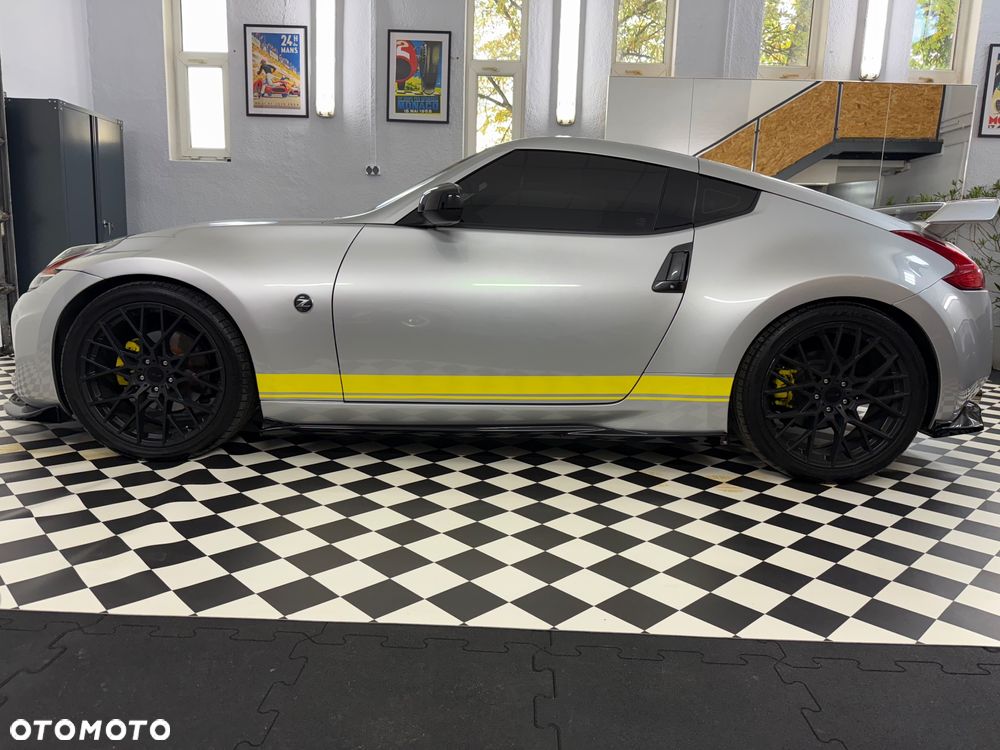 Nissan 370 Z - 11