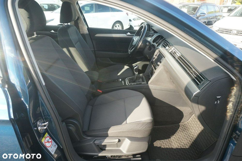 Volkswagen Passat - 29