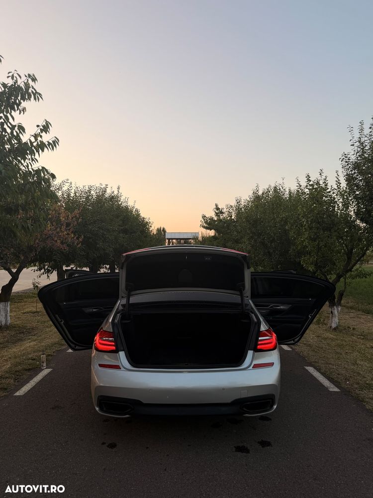 BMW Seria 7 750i xDrive Edition Exclusive - 12