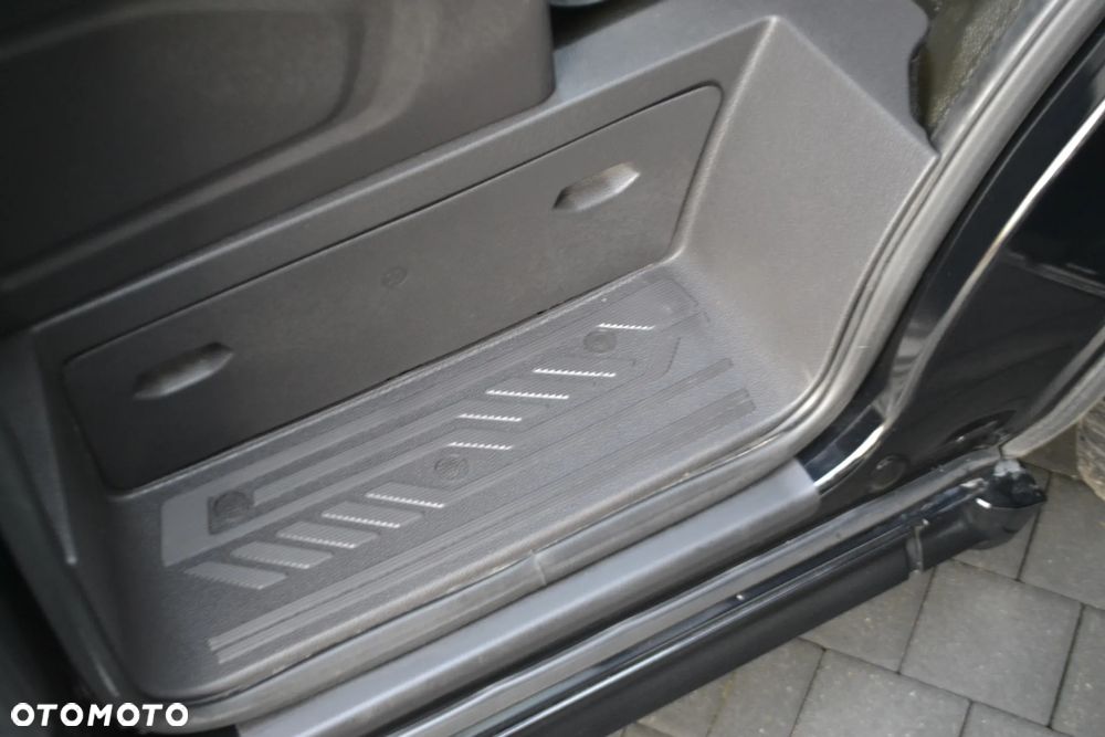 Ford TRANSIT CUSTOM SPORT - 27