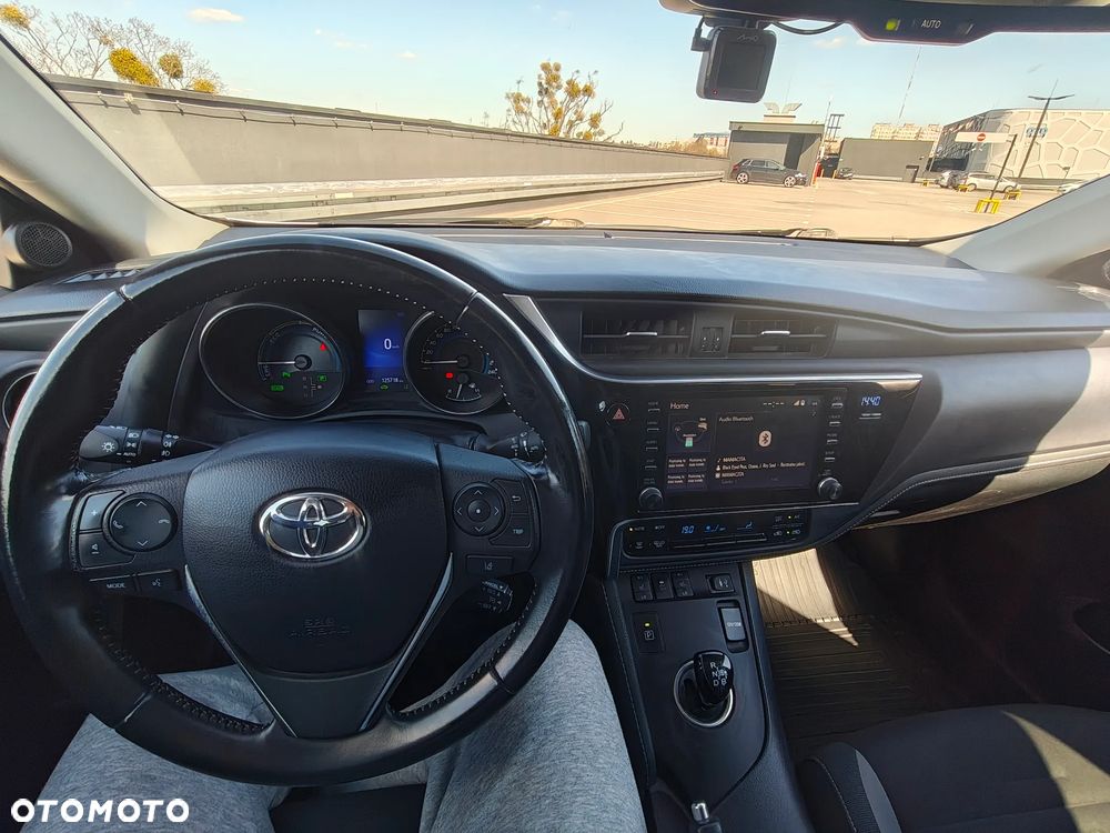 Toyota Auris Hybrid 135 Premium - 12