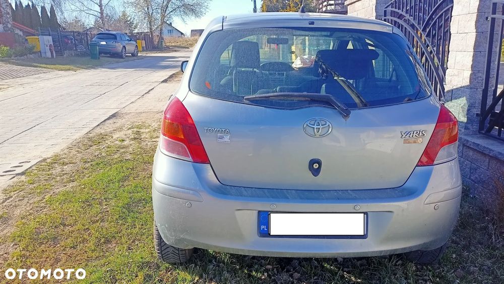 Toyota Yaris 1.4 D-4D Luna EU5 - 4