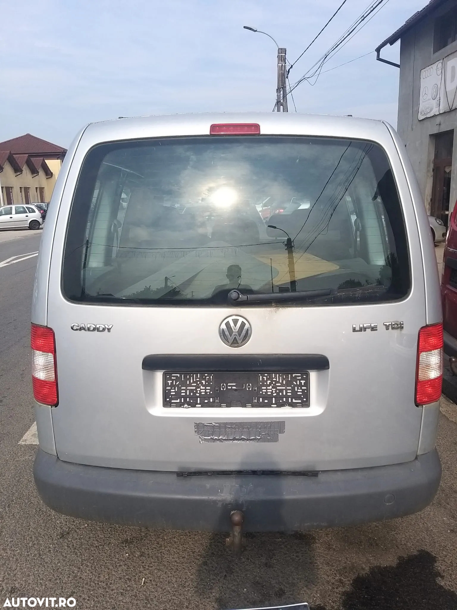 Dezmembram Volkswagen Caddy 1.9 TDI , cod motor: BLS , an din 2005-2011 - 4