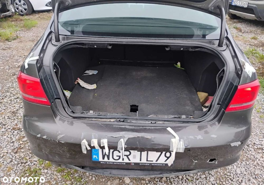 Volkswagen Passat - 23