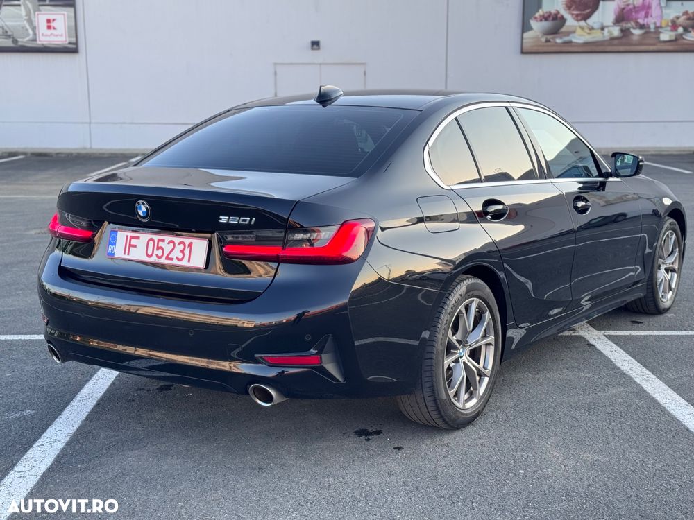 BMW Seria 3 320i Aut. Sport Line - 7