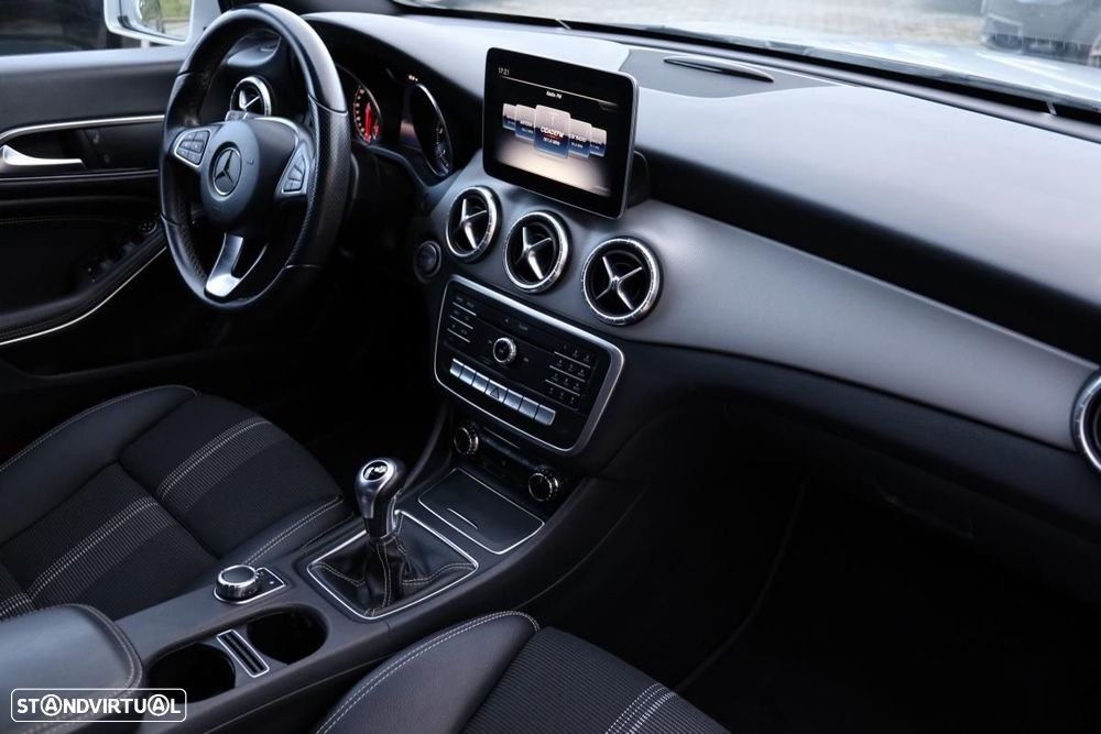 Mercedes-Benz CLA 180 d Shooting Brake Urban - 16