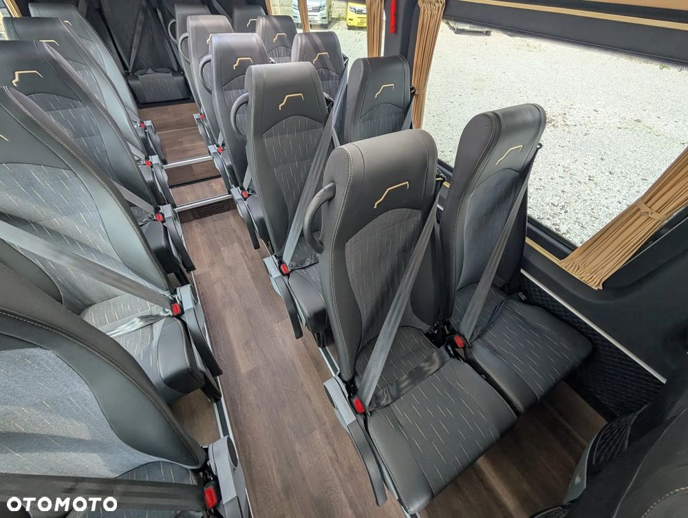 Mercedes-Benz Sprinter 519 - 24