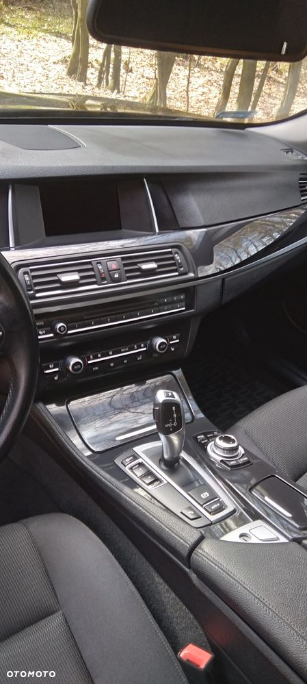 BMW Seria 5 518d - 11