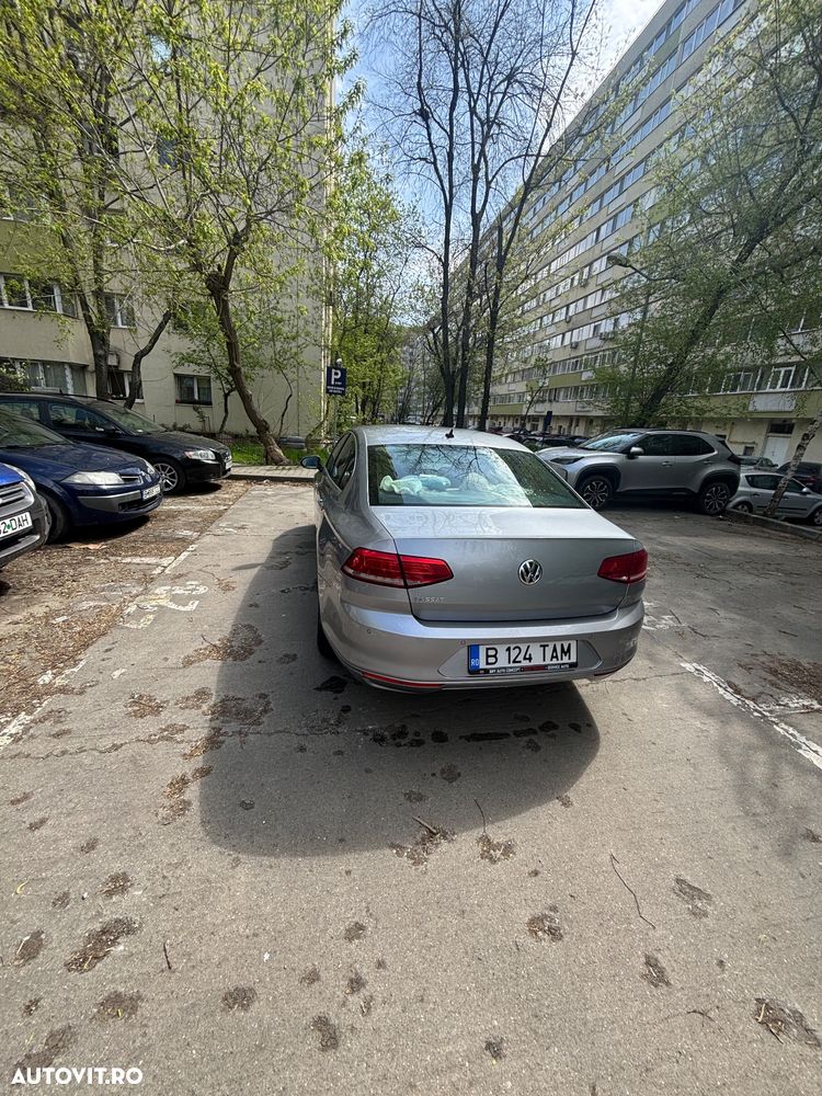 Volkswagen Passat 2.0 TDI DSG Comfortline - 11