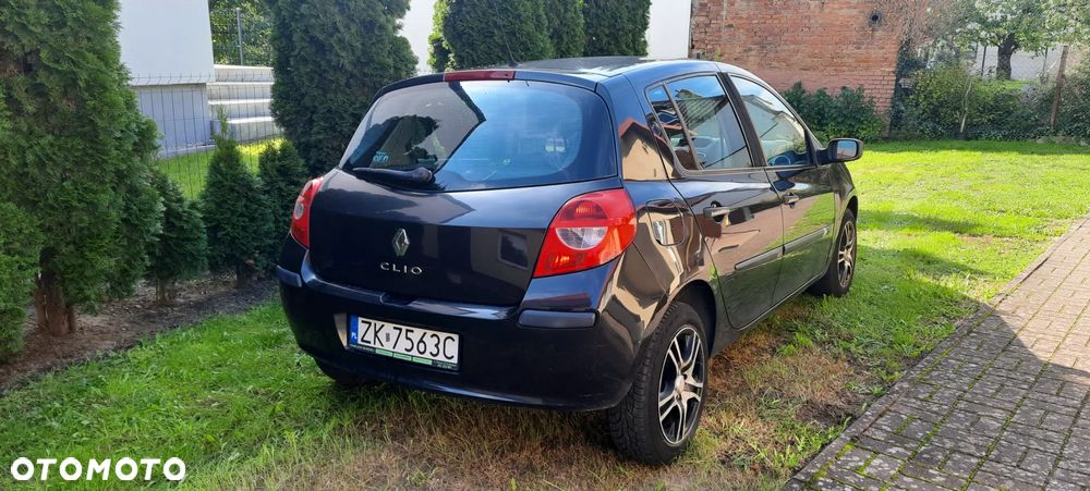 Renault Clio 1.2 16V Authentique - 1