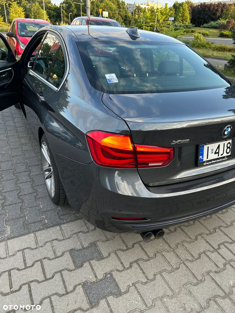 BMW Seria 3 330i xDrive Sport Line - 17