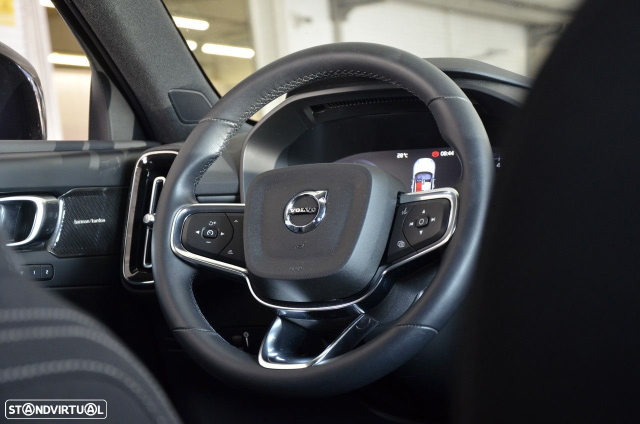 Volvo XC 40 1.5 T2 Plus Dark Auto - 11