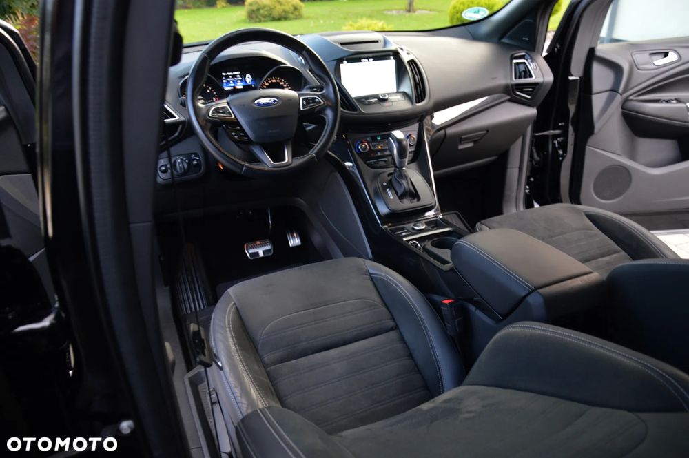 Ford Kuga 2.0 TDCi 4x4 ST-Line - 23