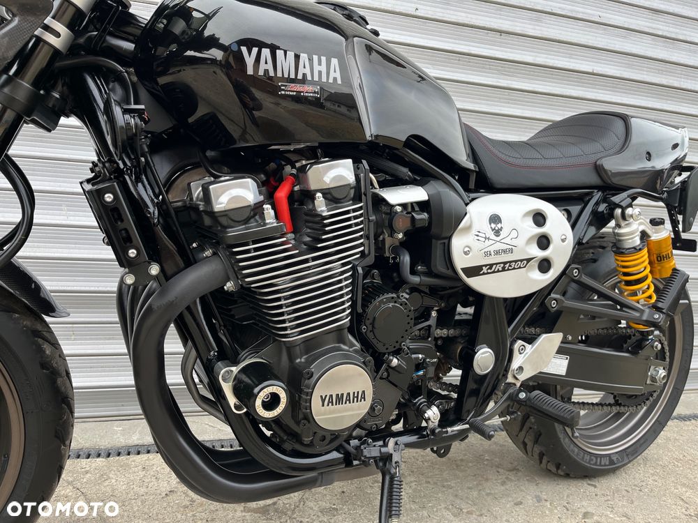 Yamaha XJR - 32