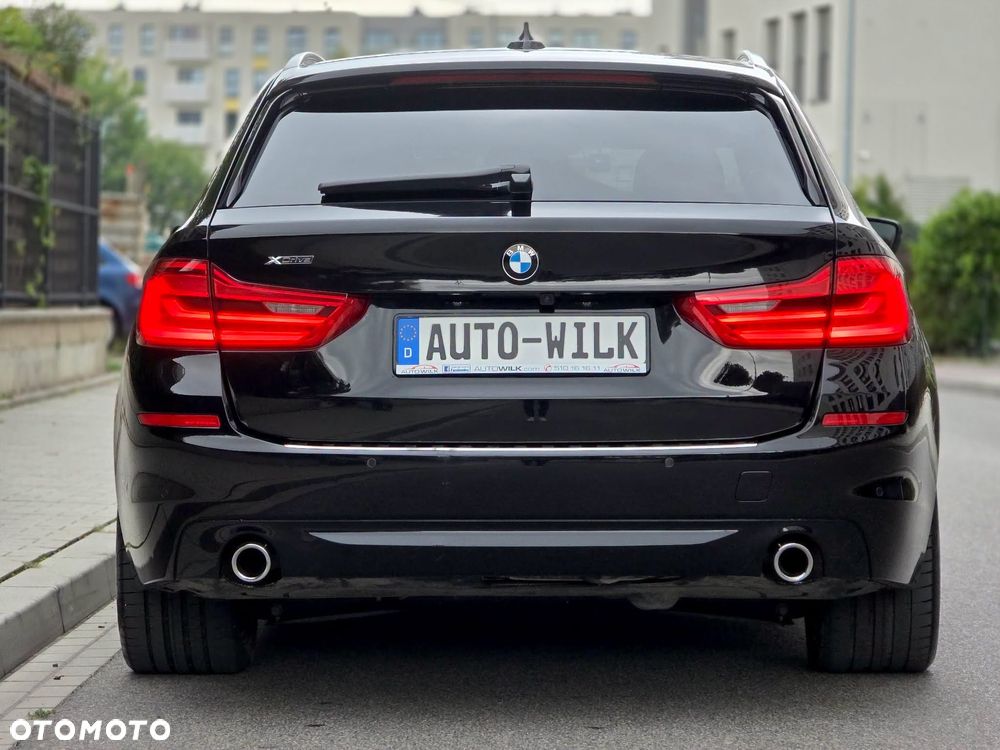 BMW Seria 5 520d xDrive - 9