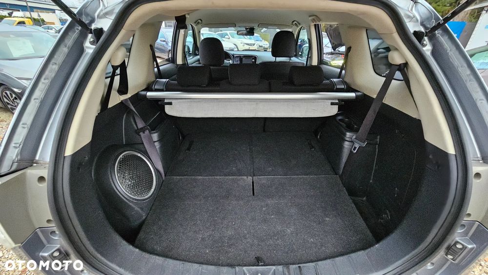 Mitsubishi Outlander 2.2 DID Intense + - 19