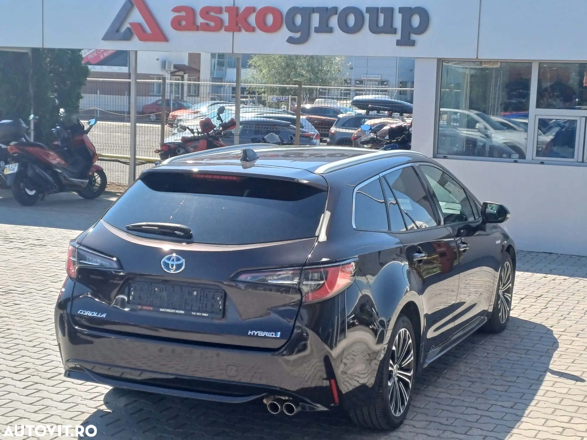 Toyota Corolla 2.0 HSD Exclusive Plus GR Sport Bi-Tone - 4