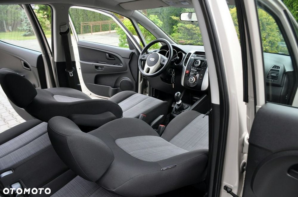 Kia Venga - 23
