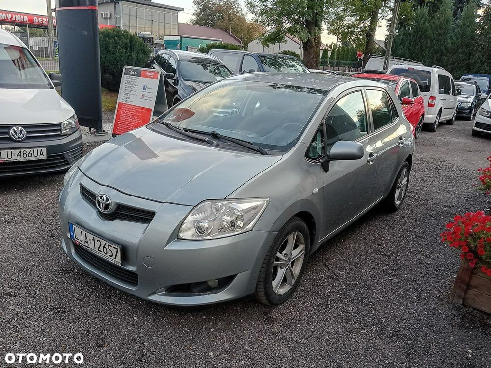 Toyota Auris - 1