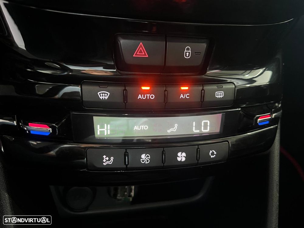 Peugeot 208 1.2 PureTech GT Line - 15