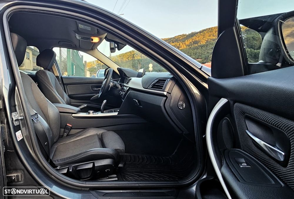 BMW 320 d Aut. Sport Line - 26