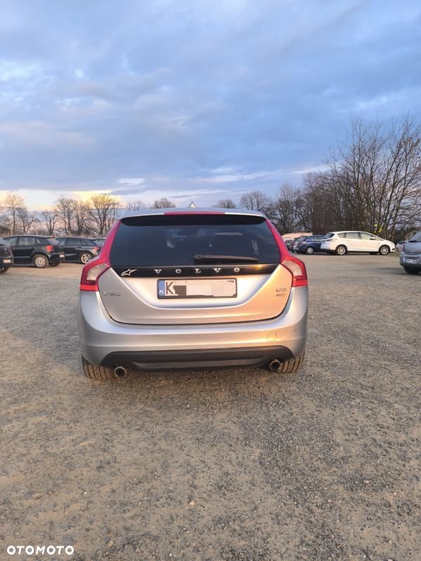 Volvo V60 D5 AWD Geartronic - 4