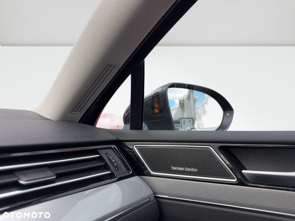 Volkswagen Passat - 33