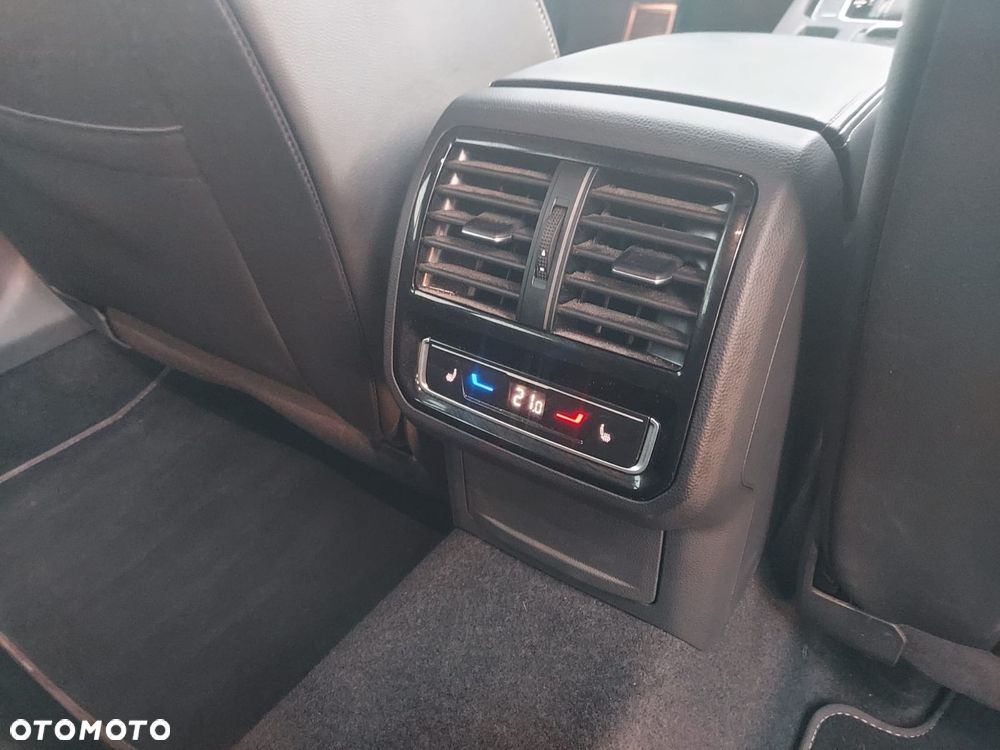 Volkswagen Arteon 2.0 TDI SCR DSG R-Line - 11