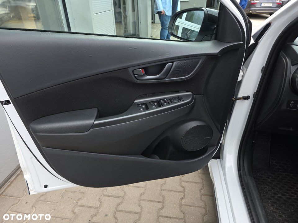 Hyundai Kona - 11