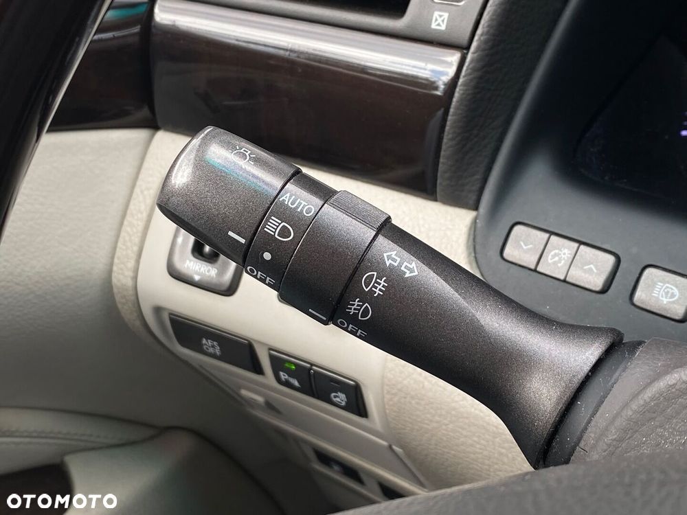 Lexus LS - 29