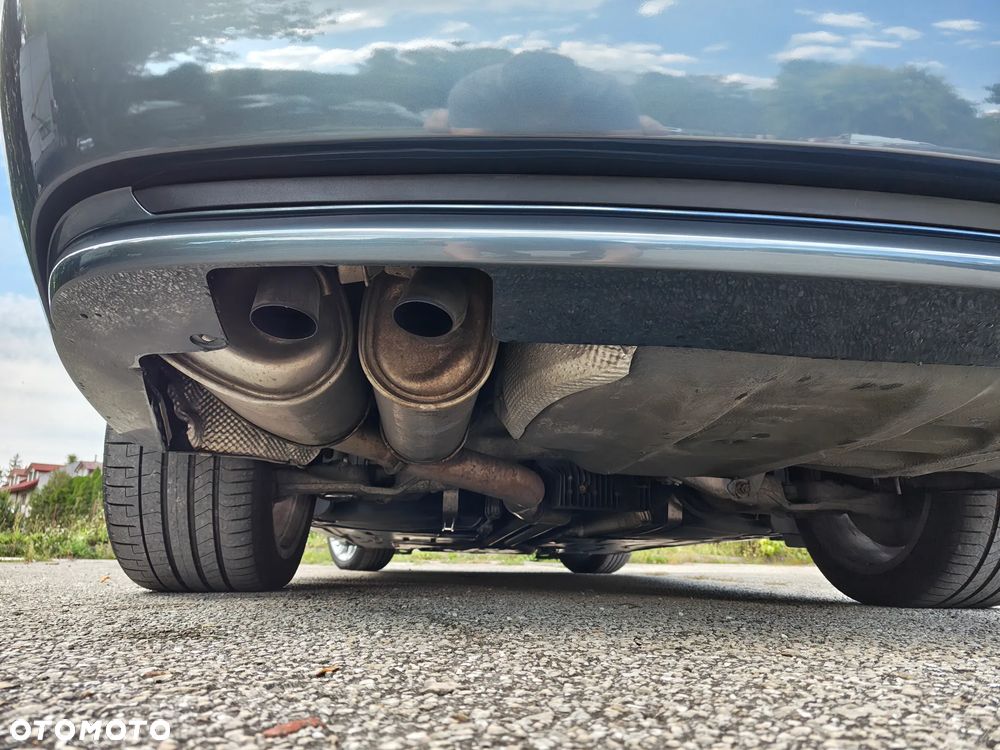 BMW Seria 7 745i L - 17