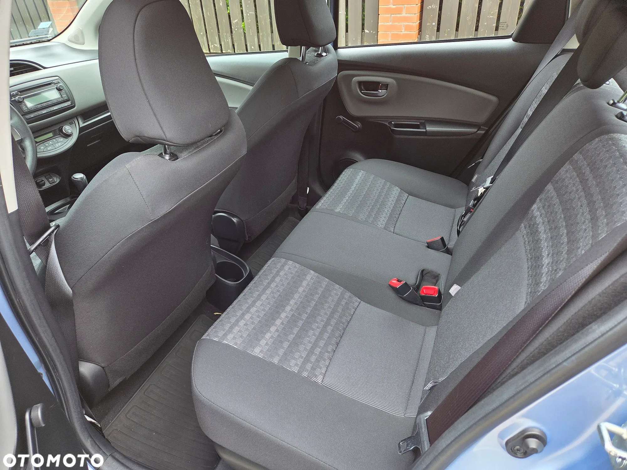 Toyota Yaris Hybrid 100 Life - 8