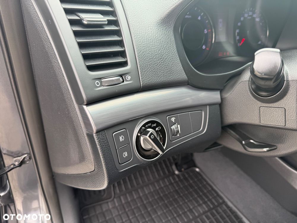 Hyundai i40 i40cw 1.7 CRDi Fifa World Cup Edition - 23