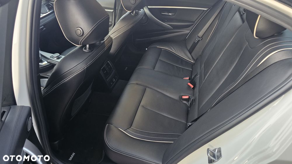 BMW Seria 3 340i xDrive Edition M Sport Shadow - 11