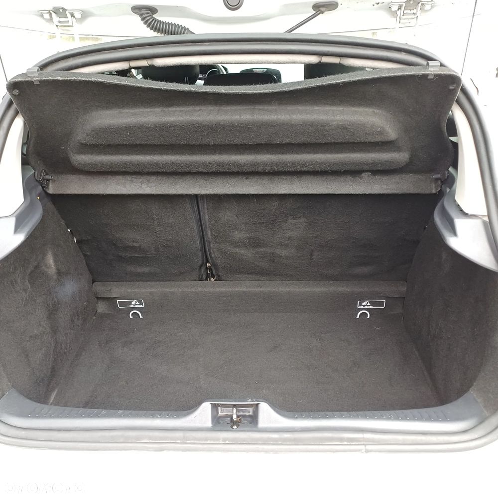 Renault Clio 1.2 16V 75 LIMITED - 9