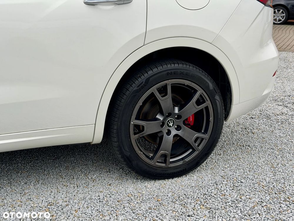 Maserati Levante S Q4 - 26