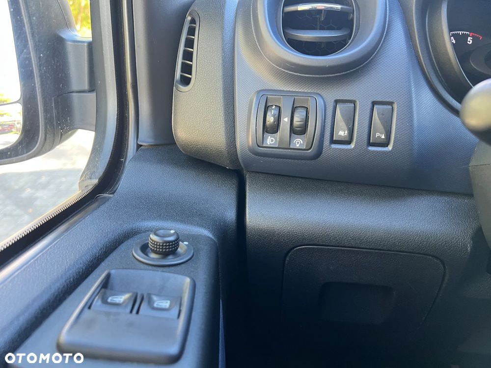 Opel Vivaro - 21