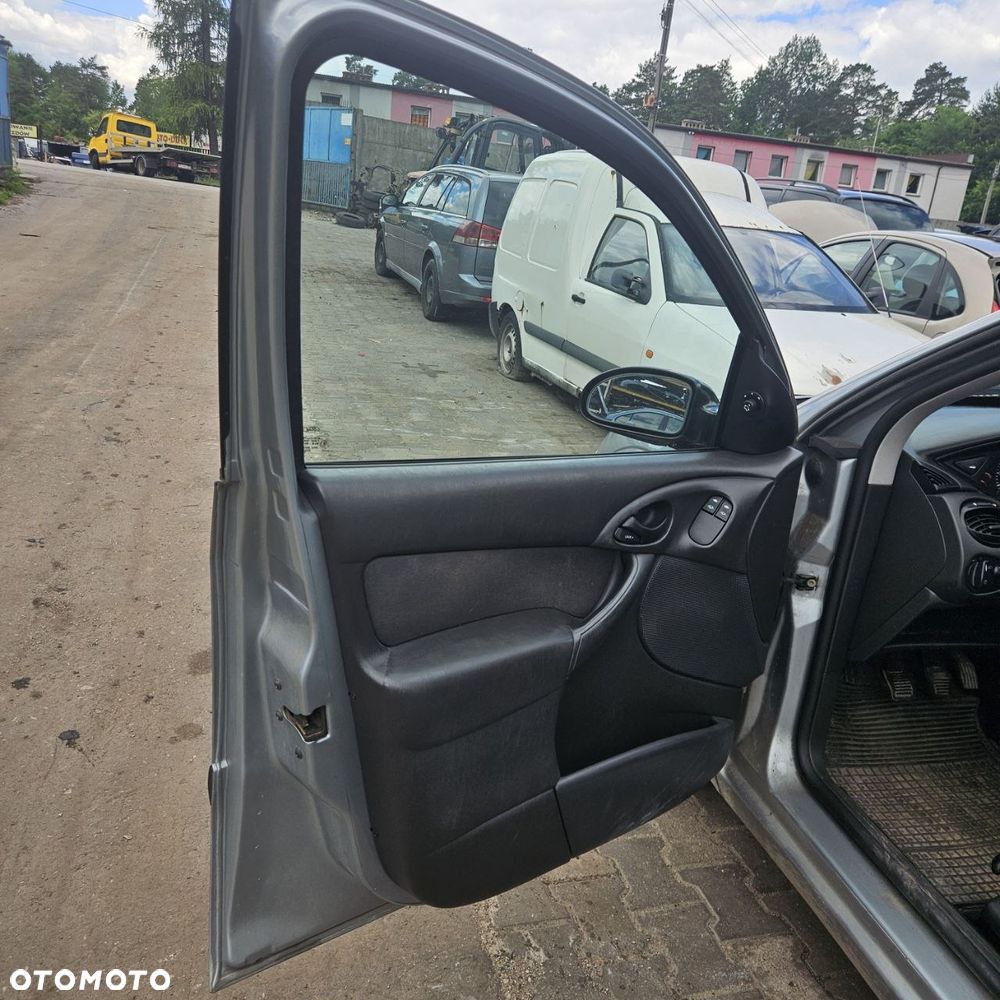 Ford Focus (2004r) 1,6 B 74 KW / 100 KM pojazd na części - 4