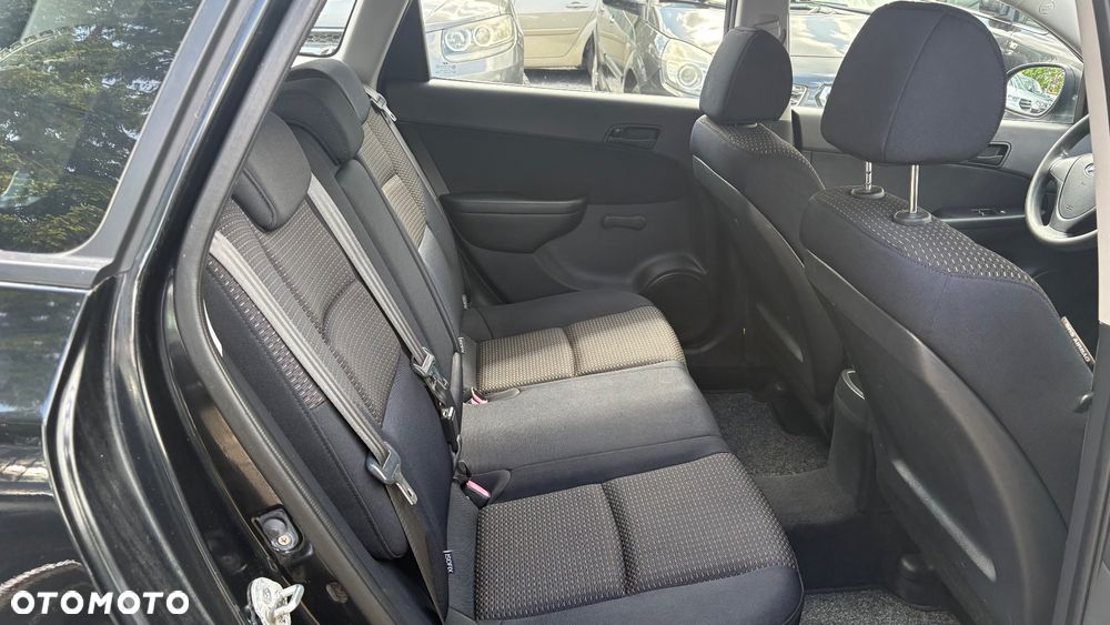 Hyundai i30 1.6 Comfort - 11