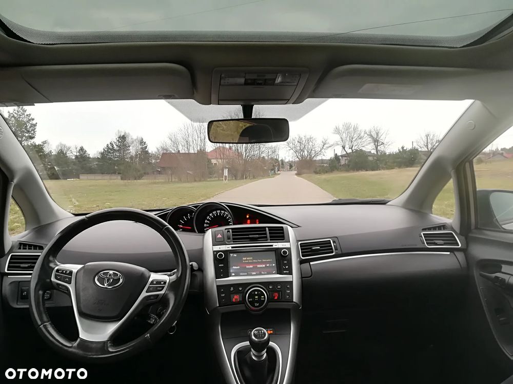 Toyota Verso 1.6 D-4D Prestige - 9