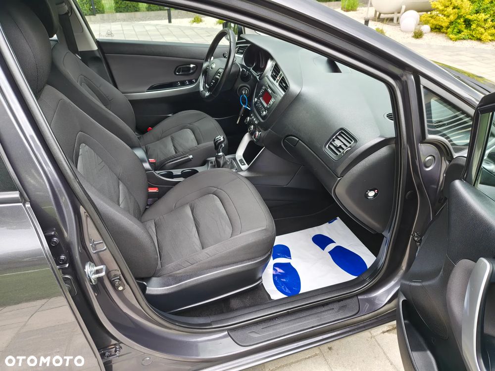 Kia Ceed 1.4 CVVT Attract - 17