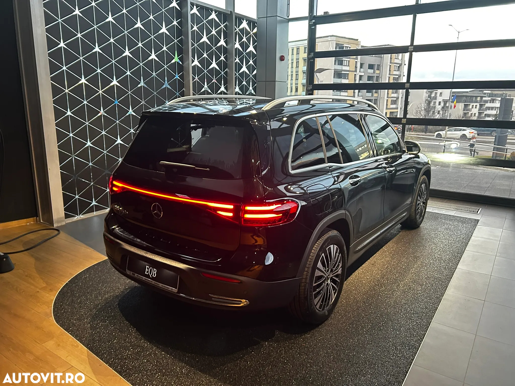 Mercedes-Benz EQB 250+ - 3