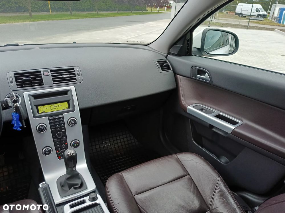 Volvo V50 D2 R-Design - 29