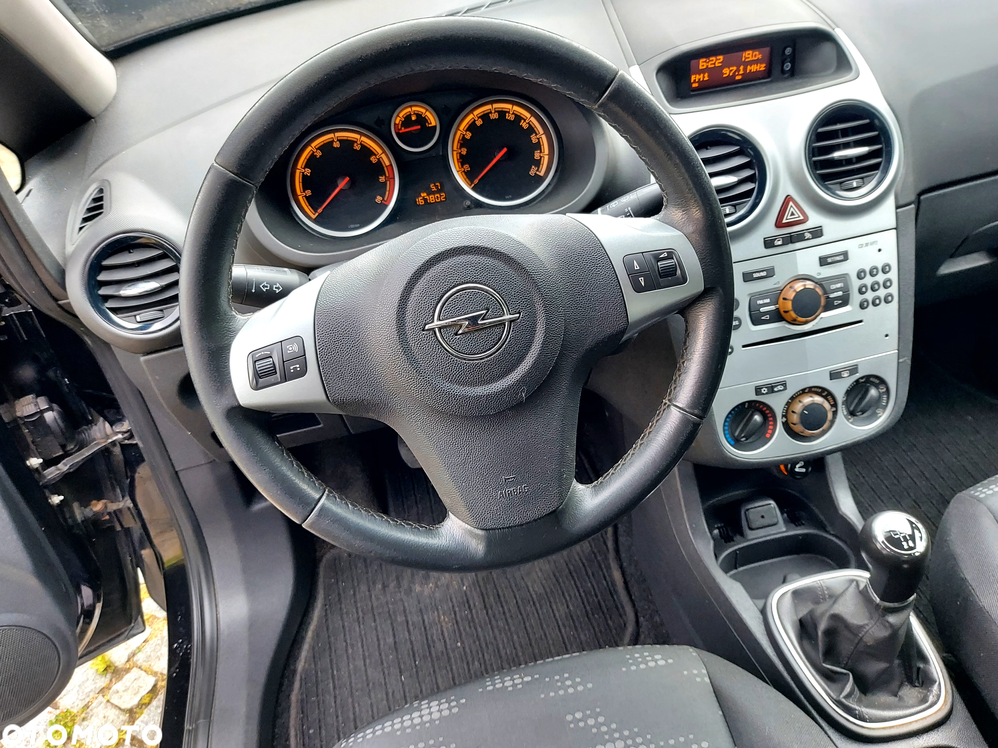 Opel Corsa 1.4 16V Satellite - 5