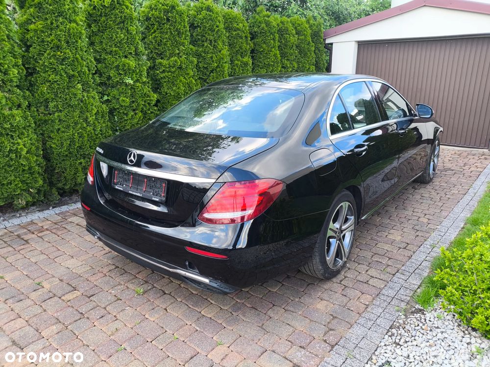 Mercedes-Benz Klasa E 220 d 9G-TRONIC Exclusive - 4