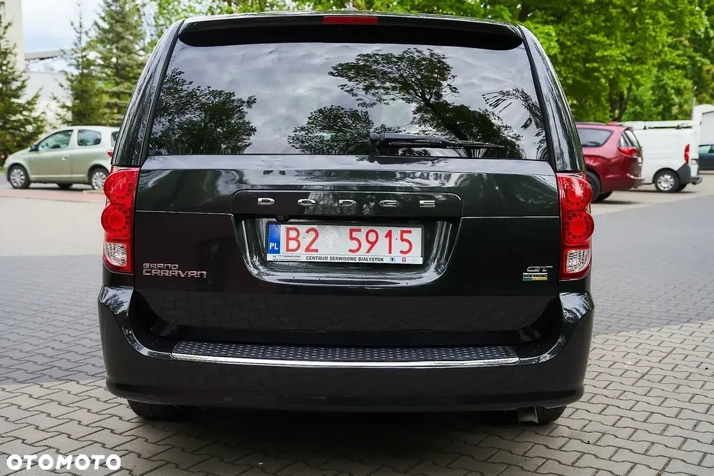 Dodge Caravan - 28