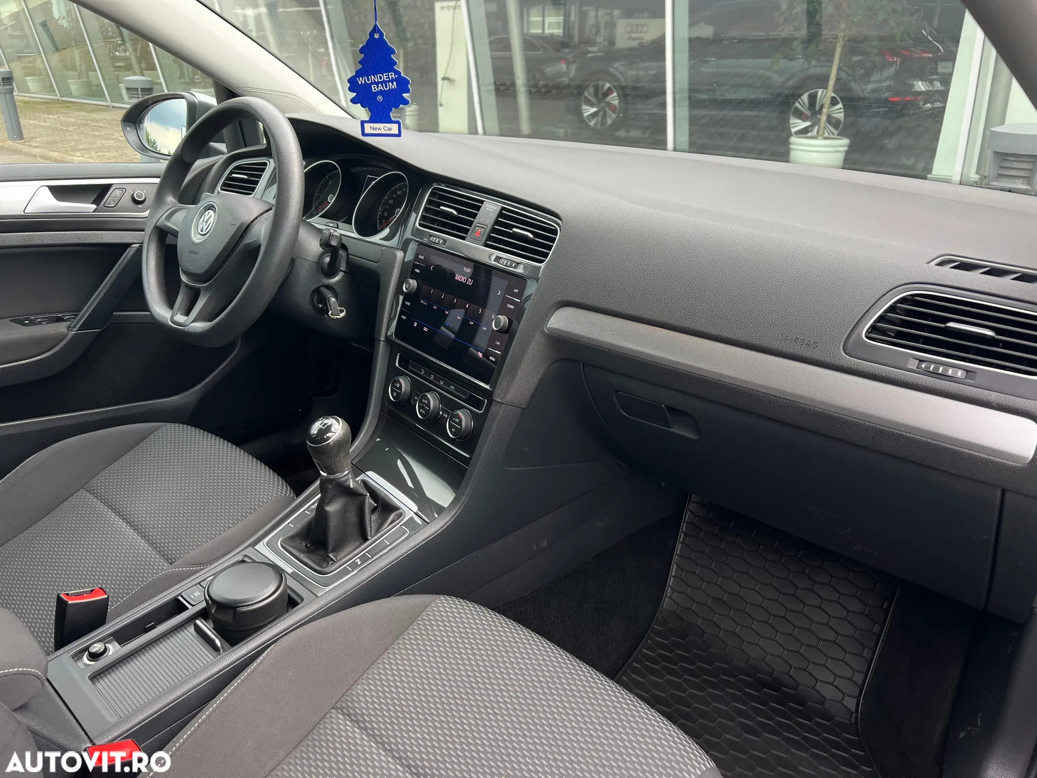 Volkswagen Golf 1.6 TDI Comfortline - 23