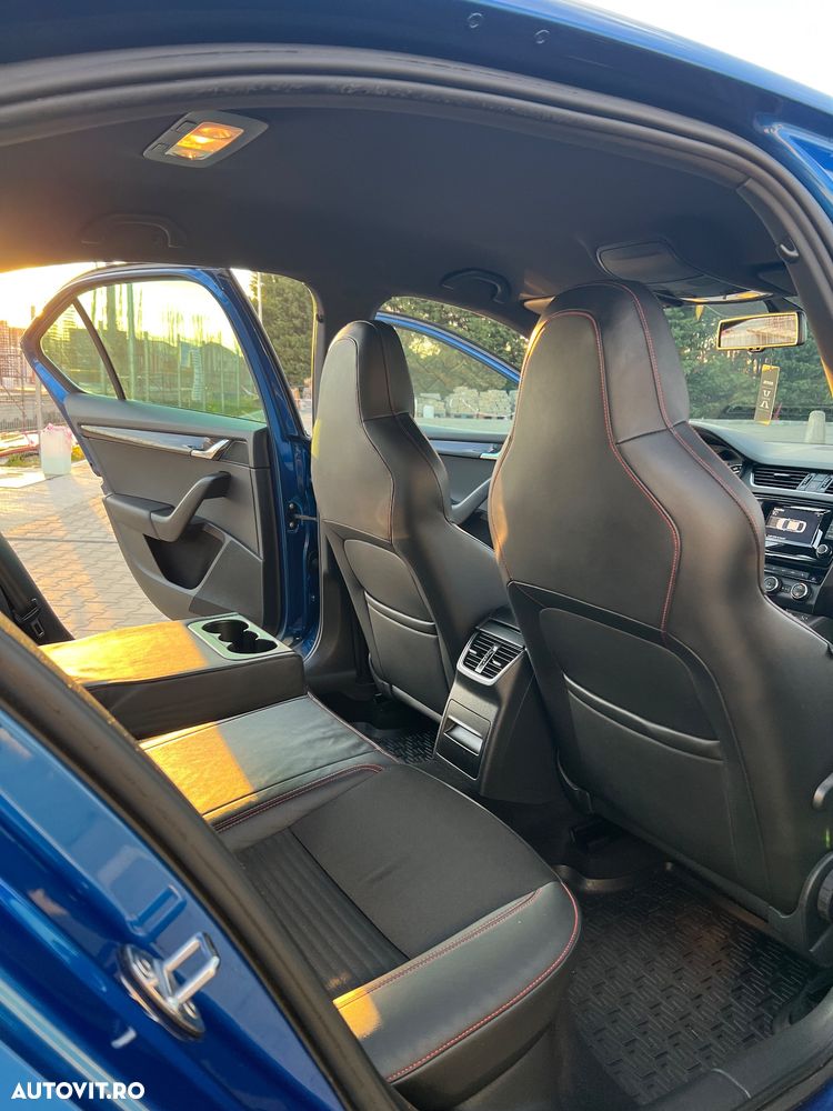 Skoda Octavia 2.0 TDI RS - 25