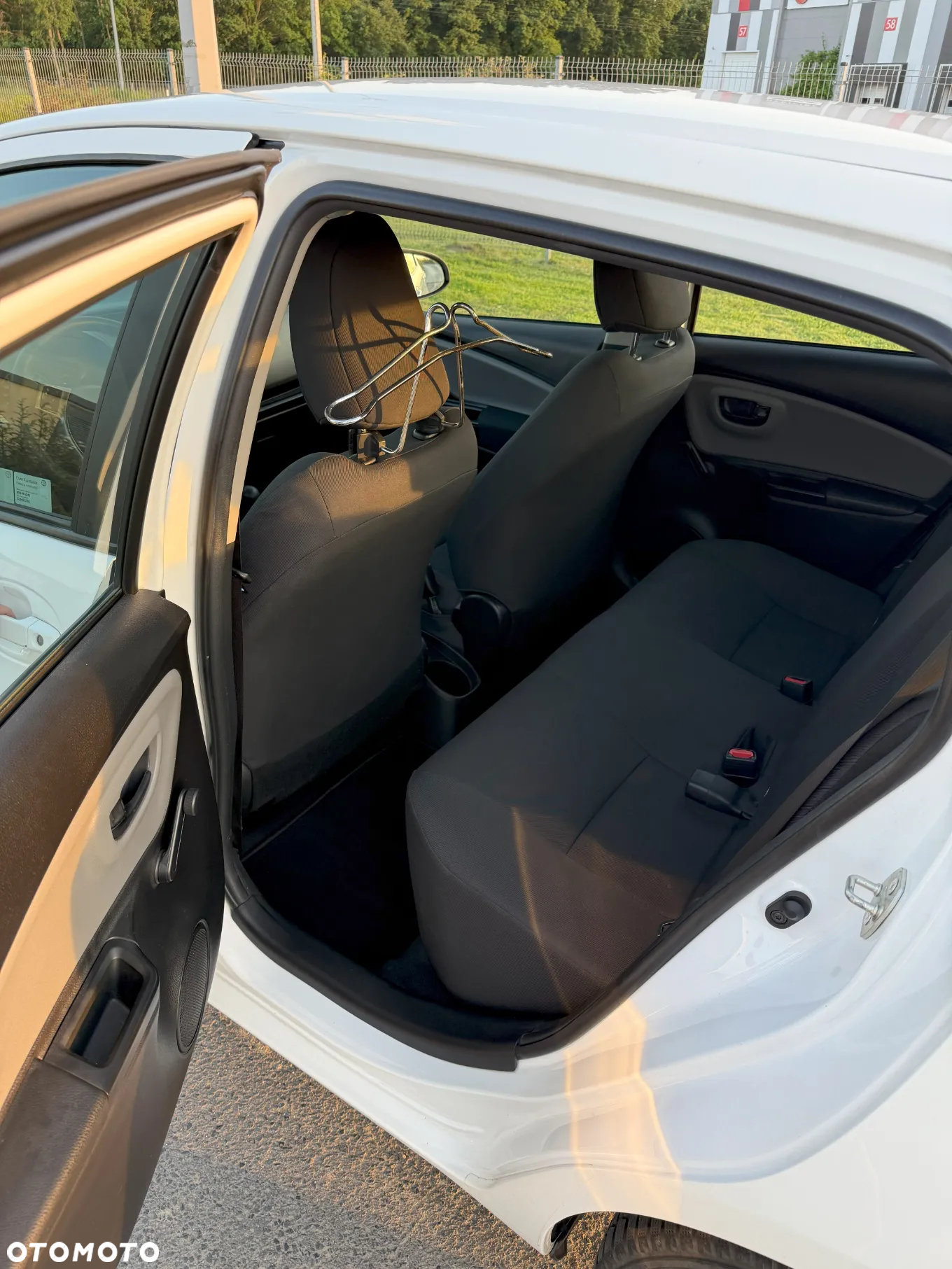 Toyota Yaris 1.0 Active EU6 - 10